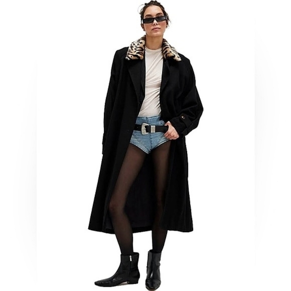 Free People Jackets & Blazers - NWOT Free People X Revolve Oversized Leopard Cheetah Faux Fur Collar Trench